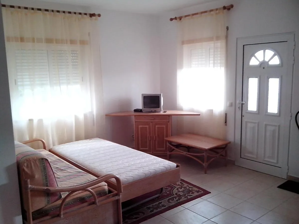 Remarkable 1-Bed Apartment In Olhos De Agua Albufeira