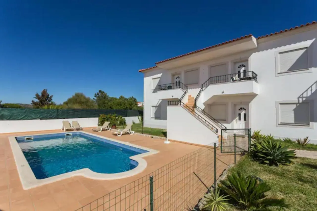 Remarkable 1-Bed Apartment In Olhos De Agua Albufeira 0*,