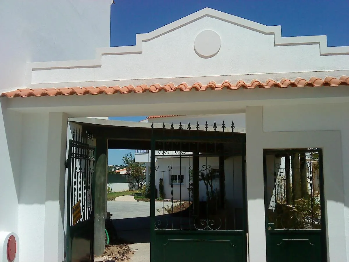Remarkable 1-Bed Apartment In Olhos De Agua Albufeira 0*,