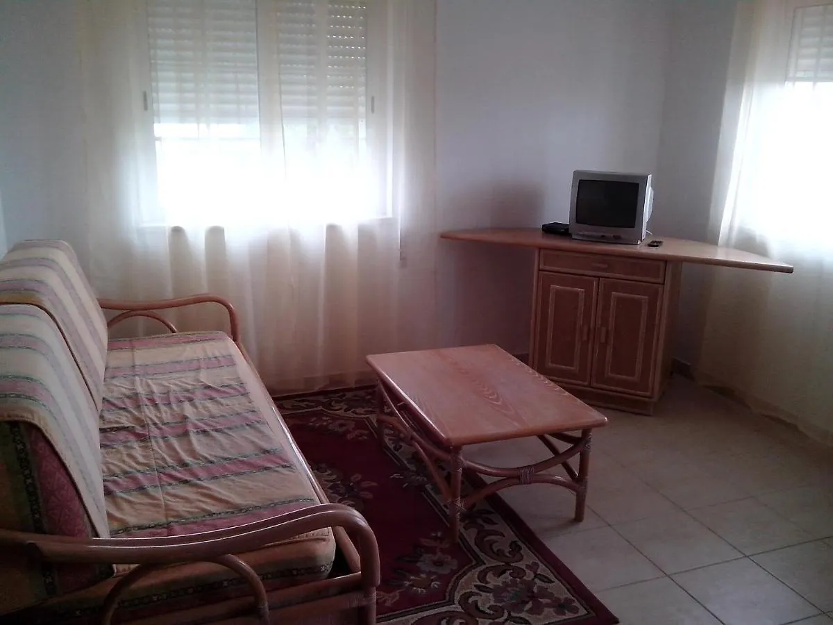 Remarkable 1-Bed Apartment In Olhos De Agua Albufeira