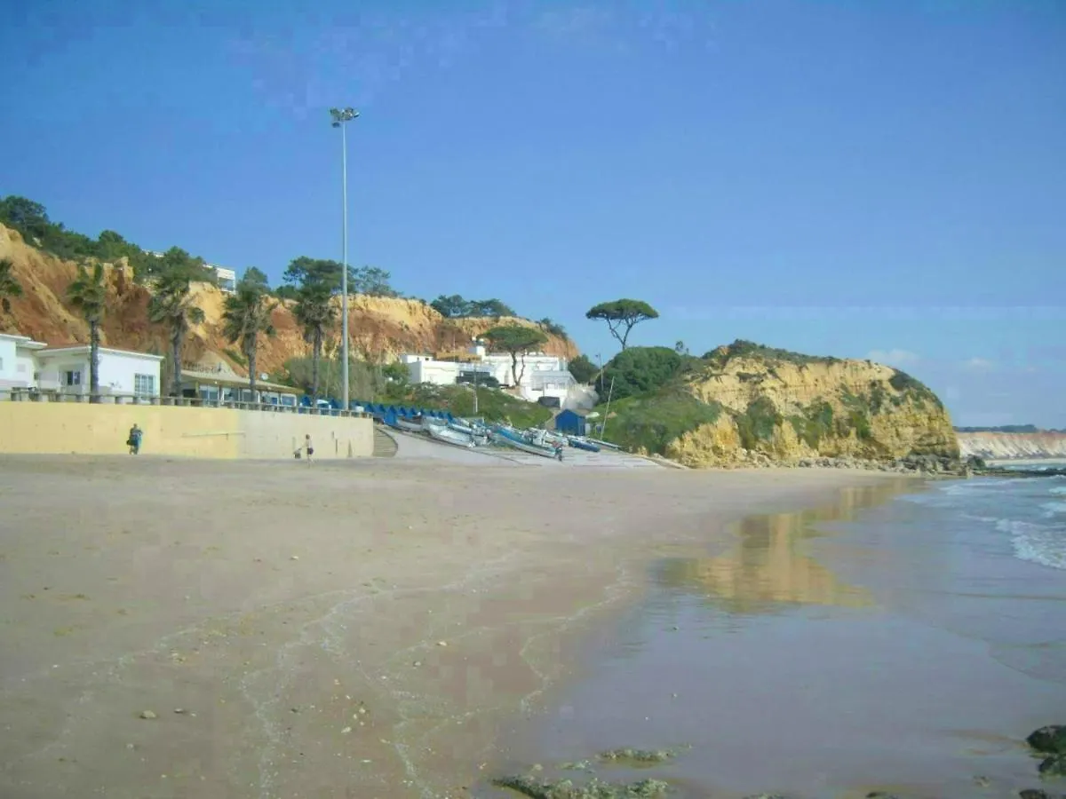 Remarkable 1-Bed Apartment In Olhos De Agua Albufeira