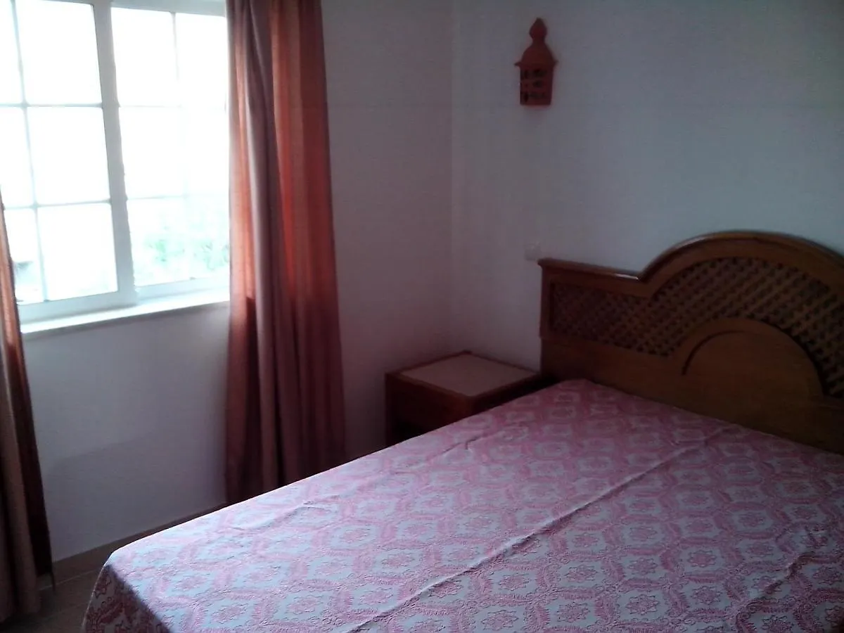 Remarkable 1-Bed Apartment In Olhos De Agua Albufeira 0*,  Portugália