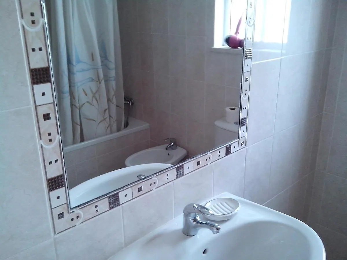 Remarkable 1-Bed Apartment In Olhos De Agua Albufeira