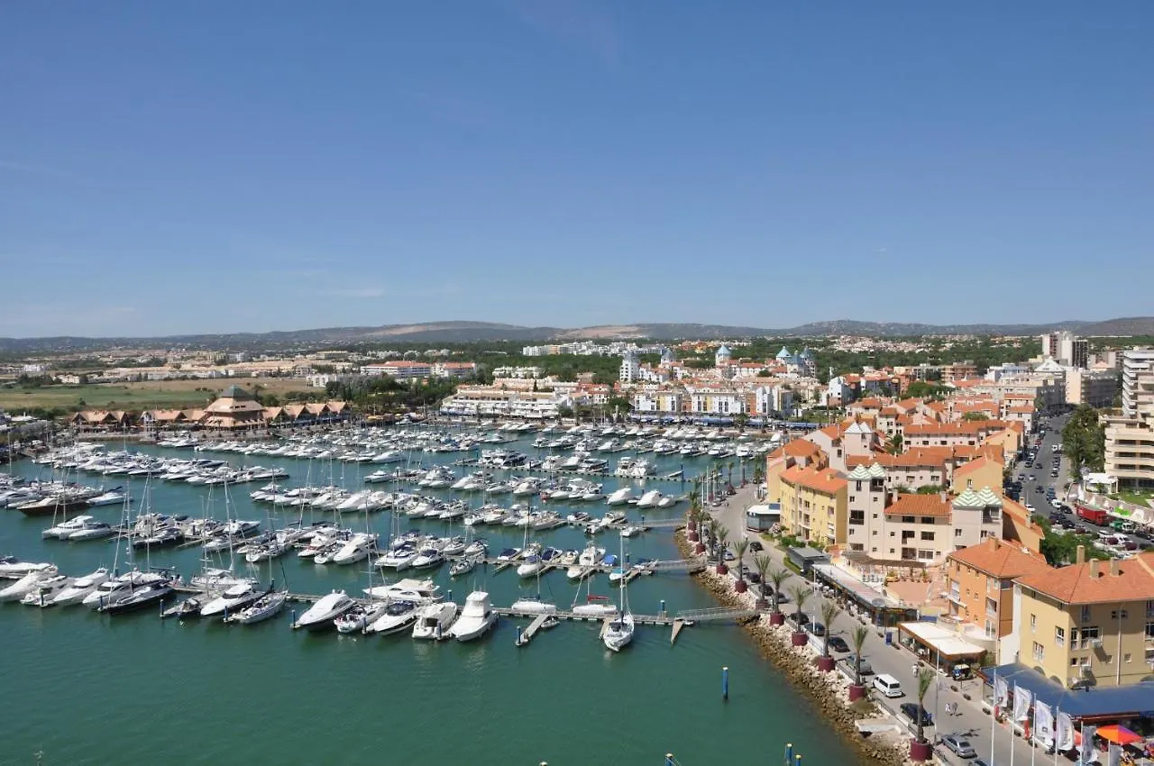 Remarkable 1-Bed Apartment In Olhos De Agua Albufeira