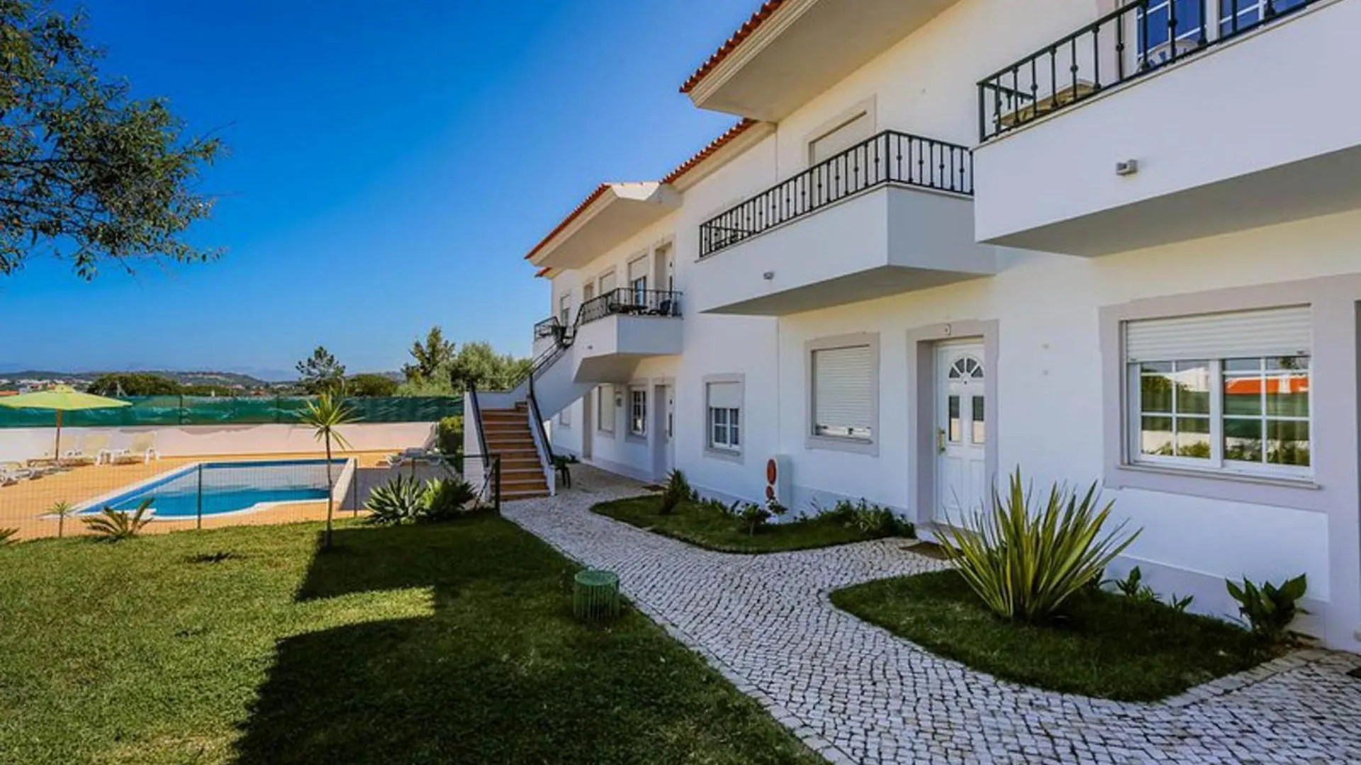 Remarkable 1-Bed Apartment In Olhos De Agua Albufeira